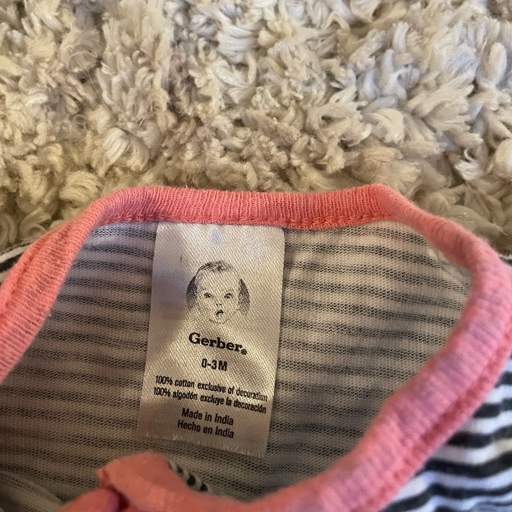 Gerber Onesie 0-3M - Picture 3 of 3